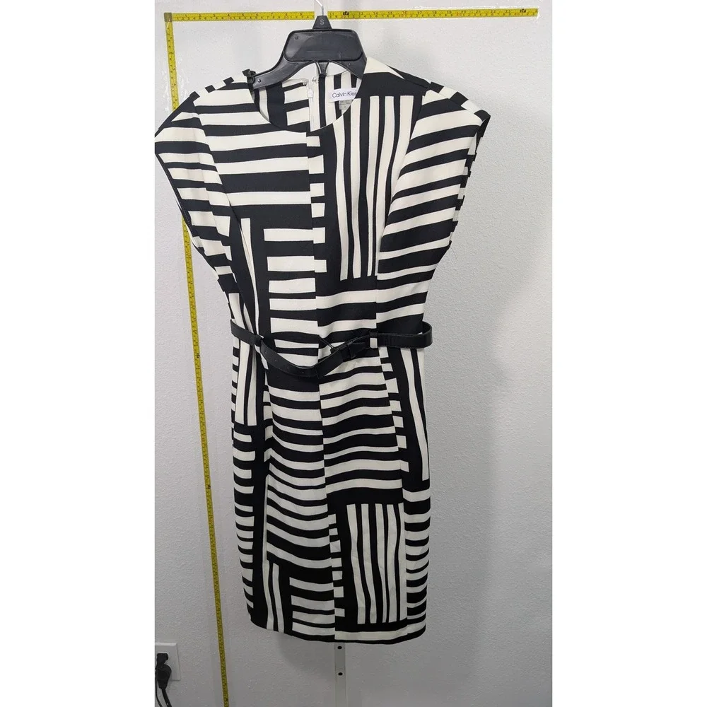 Calvin Klein Black Wht Striped Geometric Belted Sheath Dress Size 2 Professional